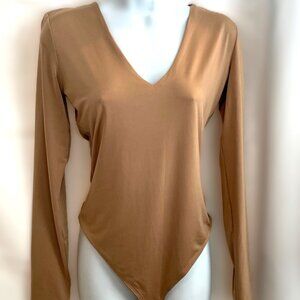 Express Body Contour Collection LS Beige V-Neck Thong Bodysuit Size Medium NWT